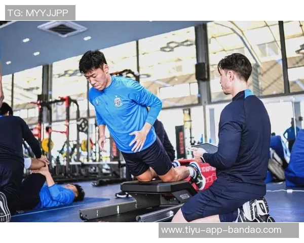 国足集训与申花冬训时间重叠或致申花再现人手紧缺局面